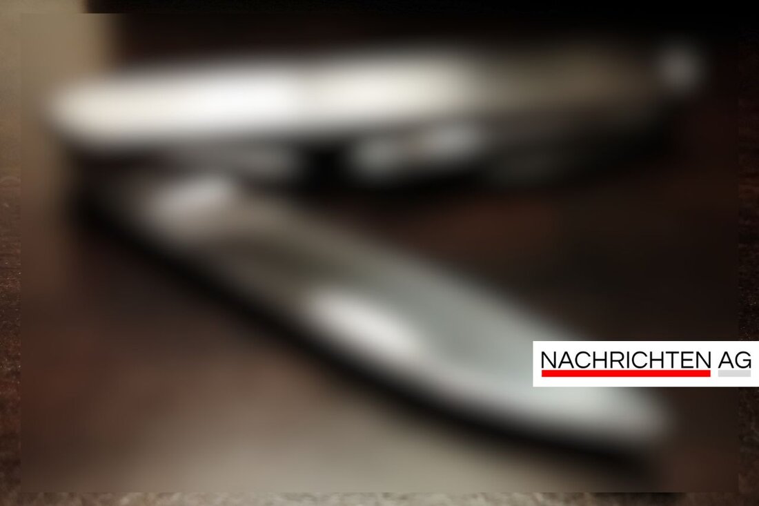 Bundespolizei Ludwigsdorf sichert verbotene 10 cm lange Springmesser bei Kontrolle am Grenzübergang Krauschwitz. Strafverfahren folgen.