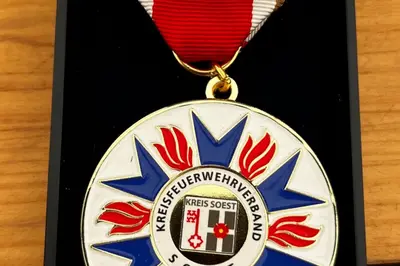 Ehrenvolle Auszeichnungen für Feuerwehrhelden im Kreis Soest!