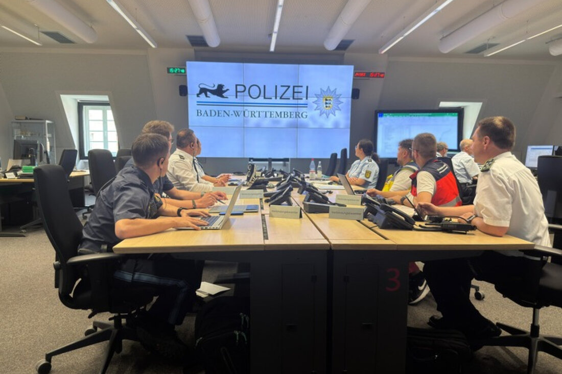 Am 24.05.2025 fand in Ulm eine Großübung von Polizei, Rettungsdienst und Feuerwehr statt. Die Teilnehmer zogen eine positive Bilanz.