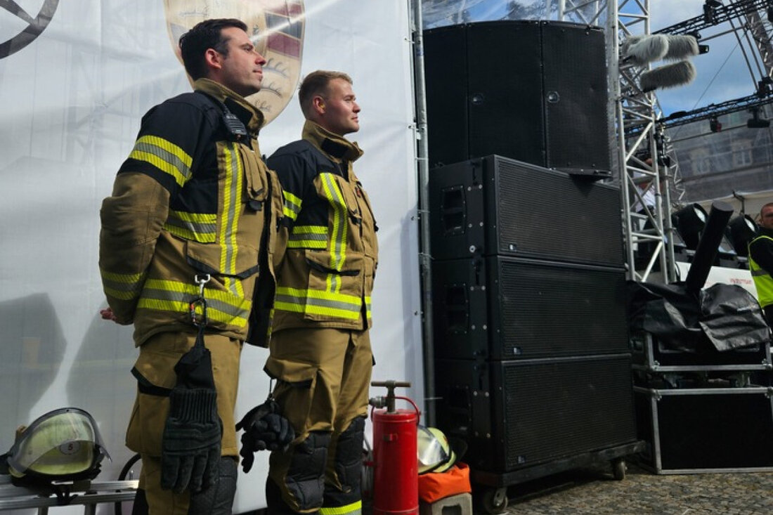 Feuerwehr Stuttgart sichert DFB-Pokalfinale und Stuttgart-Lauf mit zusätzlichen Kräften. 35.000 Besucher beim Public Viewing.