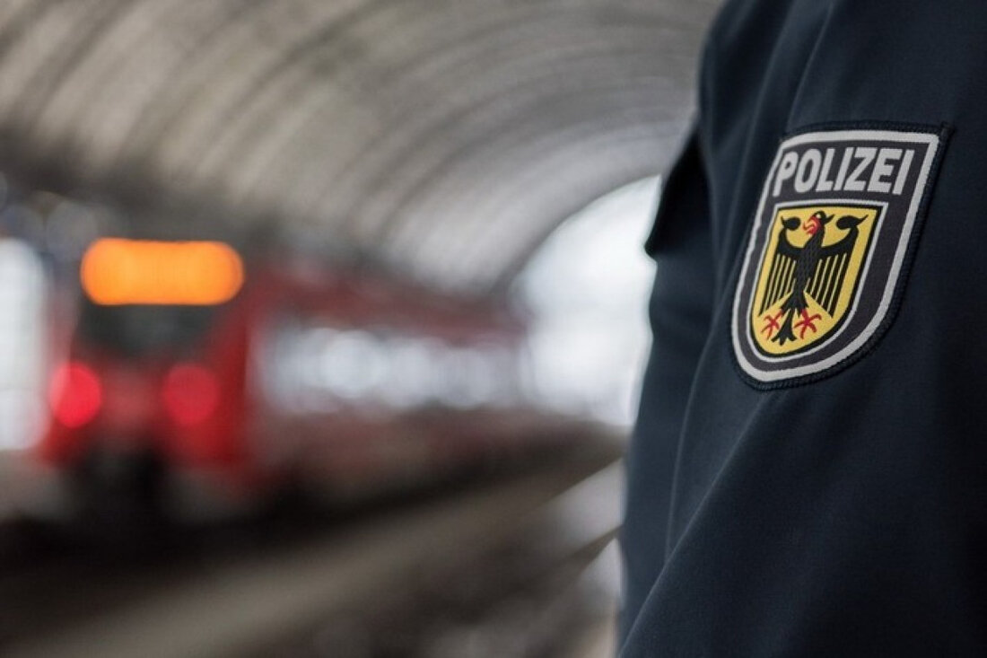 Bundespolizei Bad Bentheim festnimmt 43-Jährigen am Osnabrücker Hauptbahnhof. Er war per Haftbefehl wegen Betrugs gesucht.