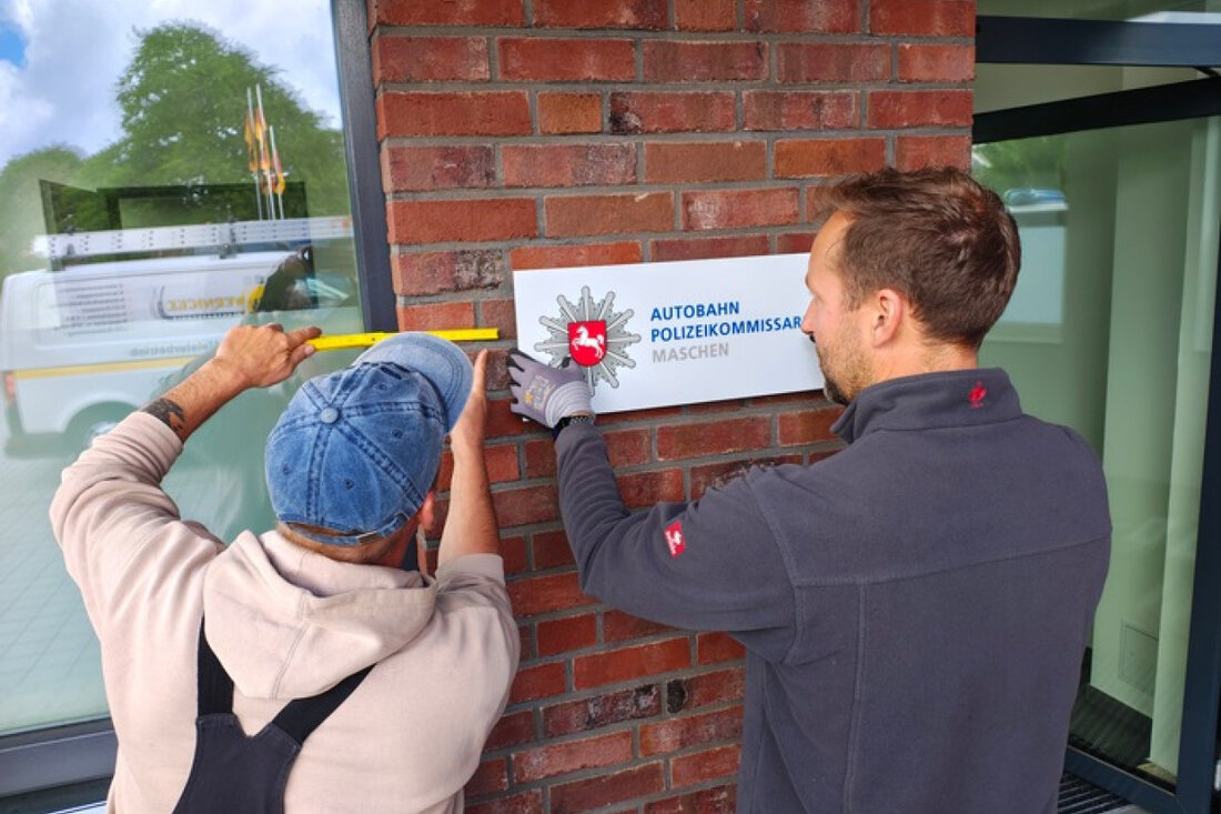 Mitarbeiter der Autobahnpolizei ziehen am 27.05.2025 nach Seevetal-Maschen. Neue Räume bieten über 400 Quadratmeter für mehr Sicherheit.