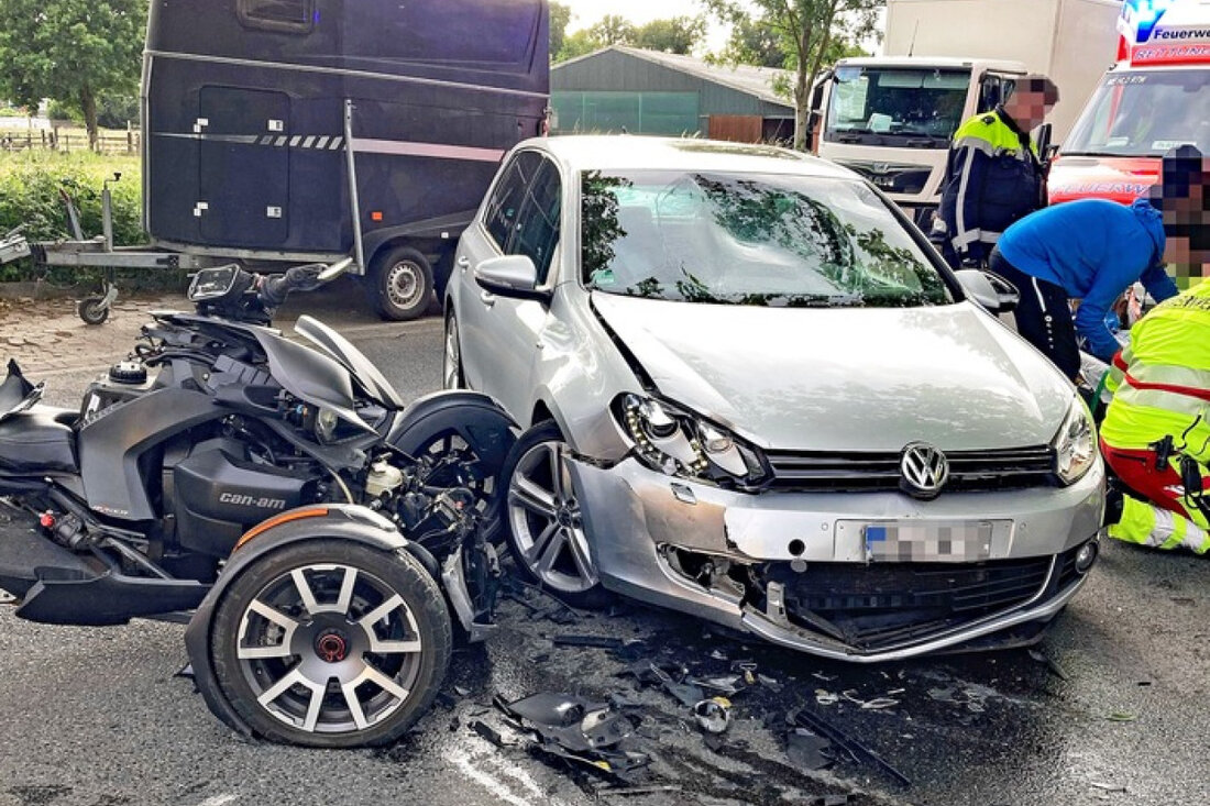 Ein Trike-Fahrer wurde am 26. Mai 2025 in Hilden bei einem Zusammenstoß mit einem VW Golf schwer verletzt. Die Polizei ermittelt.