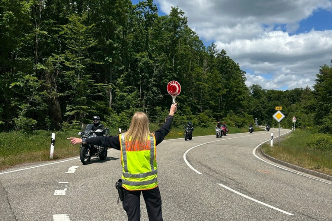 Polizei Pirmasens führte am 23.05.2025 umfassende Zweiradkontrollen durch, überprüfte 336 Motorräder und beanstandete zahlreiche Mängel.