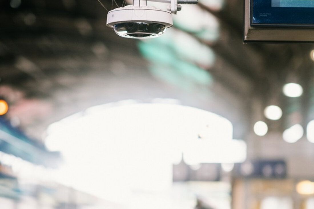 Bundespolizei Aachen stellte einen 39-jährigen Täter nach versuchtem Raub dank schneller Videoauswertung am Hauptbahnhof.