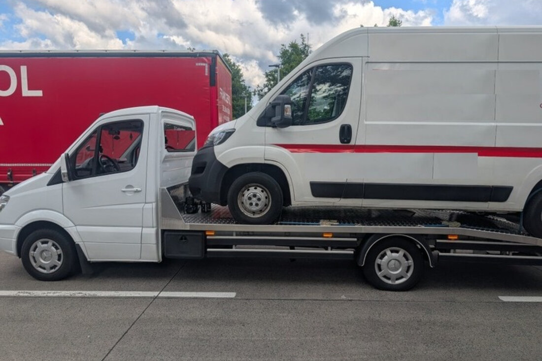 Auf der BAB27 in Loxstedt wurde ein überladener Kleintransporter kontrolliert. Es kam zu einer Anzeige gegen den Fahrer.
