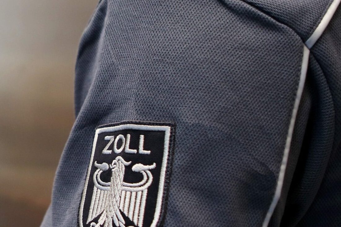 Das Hauptzollamt Singen informiert: Reparierte Waren sind zollpflichtig. Einfuhrabgaben beim Zoll müssen beachtet werden.