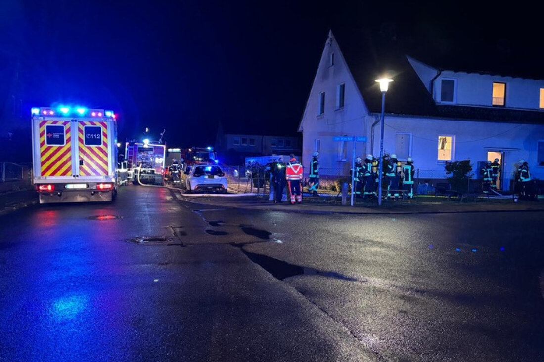In Celle kam es gestern Nacht zu einem Wohnungsbrand in Westercelle. Die Feuerwehr verhinderte die Ausbreitung und versorgte einen Verletzten.