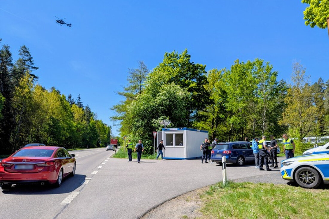 Bundespolizei Waidhaus stoppt 20-jährigen Albaner an der A6 mit einem verbotenen Messer. Einreise verboten, Rückweisung erfolgt.