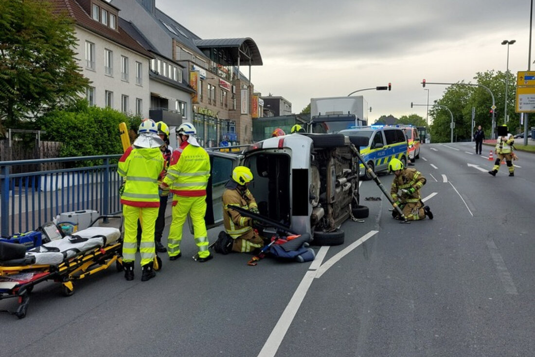 Am 27.05.2025 ereignete sich ein Verkehrsunfall auf dem Inneren Ring in Paderborn zwischen zwei PKW, veranlasst durch die Feuerwehr.