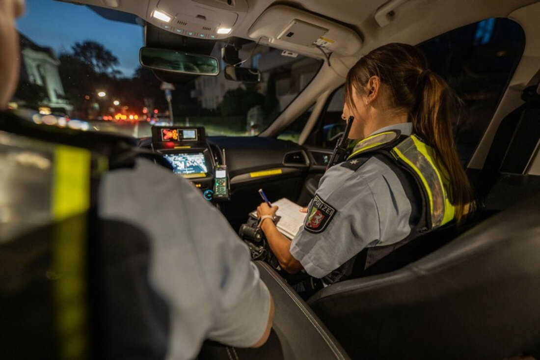 In Heiligenhaus führten Polizei und Behörden am 27. Mai 2025 eine koordinierte Großkontrolle durch, um Missbrauch aufzudecken.
