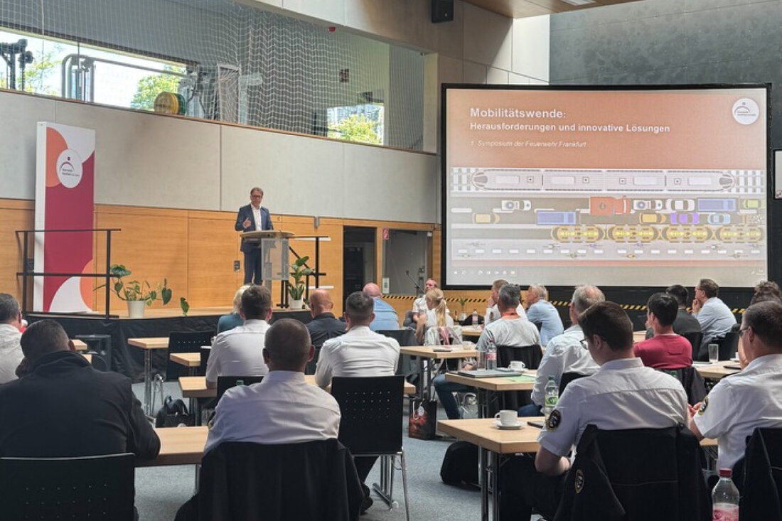 Die Feuerwehr Frankfurt veranstaltete am 20. und 21. Mai 2023 ein Symposium zur Mobilitätswende, um Lösungen für eine sichere, zukunftsfähige Stadt zu erarbeiten.