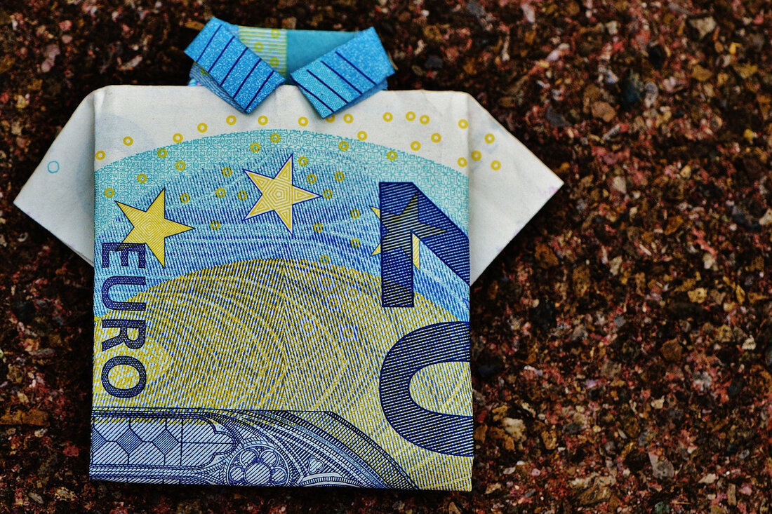 Erfahren Sie alles über den digitalen Euro: seine Vorteile, Herausforderungen, technologische Grundlagen und Auswirkungen auf das Finanzsystem.