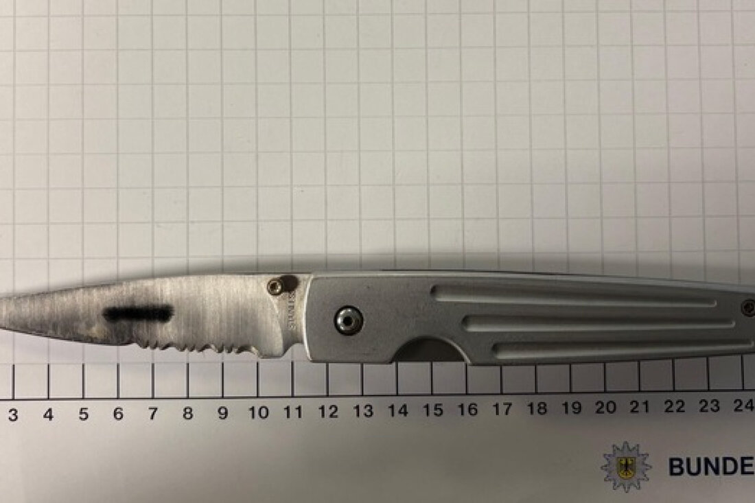 Bundespolizei NRW ermittelt nach Sicherstellungen von Schlagringen, Teleskopschlagstöcken und Messern bei Kontrollen in Bahnhöfen.