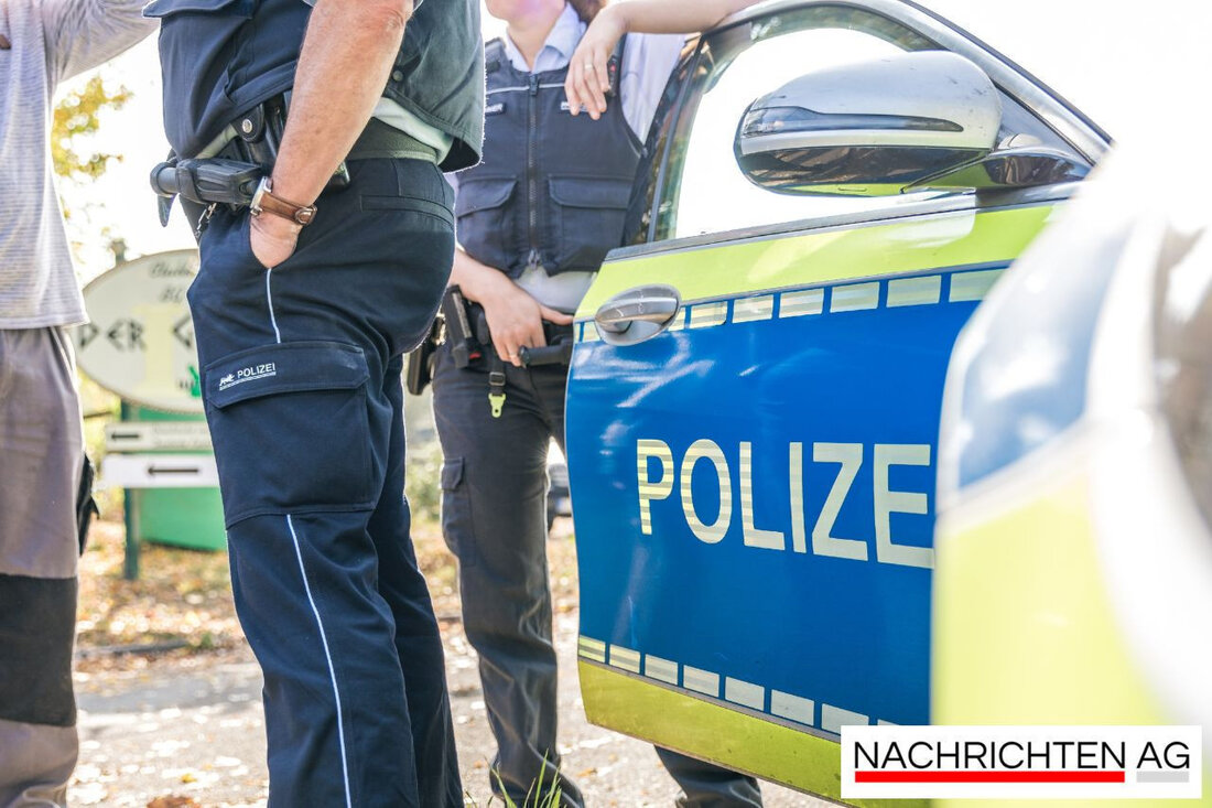 In Köln wurde ein Mann wegen eines Angriffs auf eine Polizistin zu vier Jahren Haft verurteilt, nachdem er ihr ein Ohrstück abgebissen hatte.