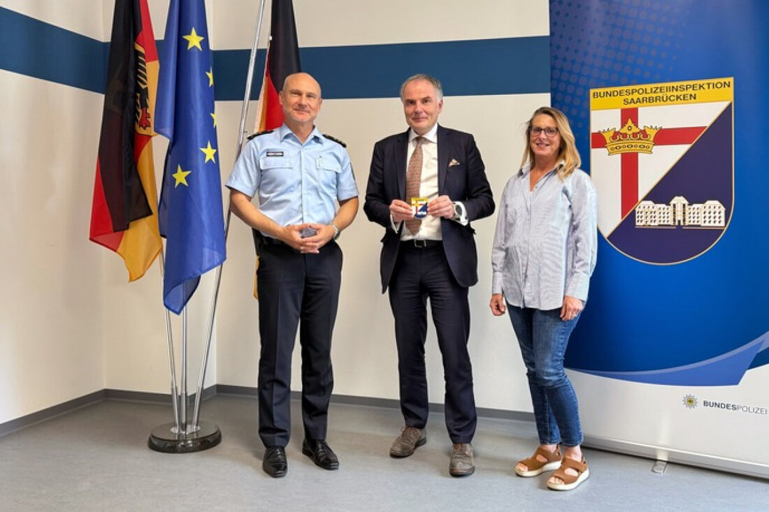 Der neue französische Generalkonsul Jéròme Spinoza besuchte die Bundespolizeiinspektion Saarbrücken, um die grenzüberschreitende Zusammenarbeit zu stärken.