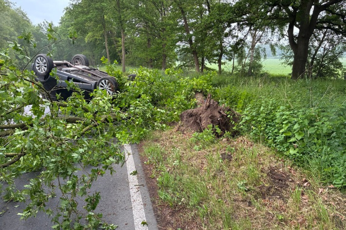 Am Samstagmorgen ereignete sich auf der K58 in Schiffdorf ein Verkehrsunfall, bei dem ein 54-jähriger Fahrer leicht verletzt wurde.