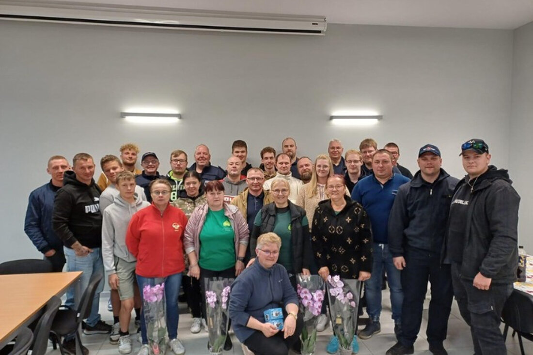 Delegation der Feuerwehr Lehrte besucht Trzcianka zum 80-jährigen Jubiläum und rekonstruiert die deutsch-polnische Freundschaft.