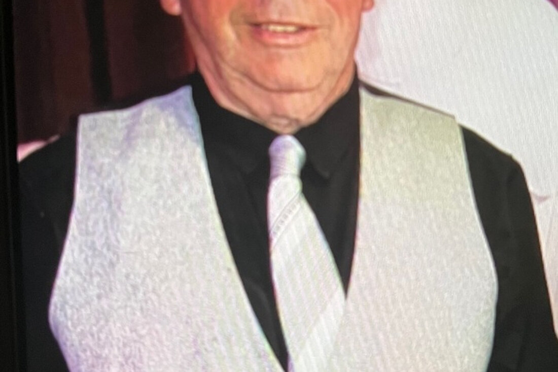 Die Polizei Wesel sucht dringend nach einem 88-jährigen Mann, der vermisst wird. Hinweise bitte an 0281 107 1122.