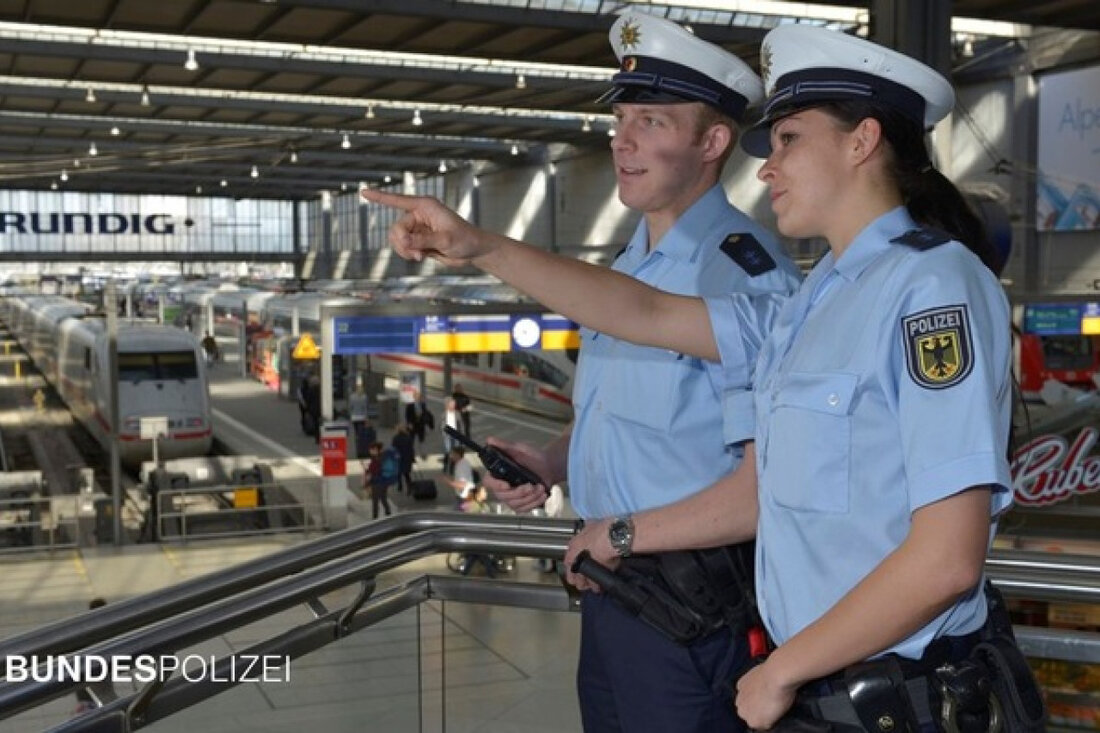 Die Bundespolizei München berichtet von Gewaltverbrechen im Bahnbereich, darunter drei Vorfälle mit Glasflaschen.