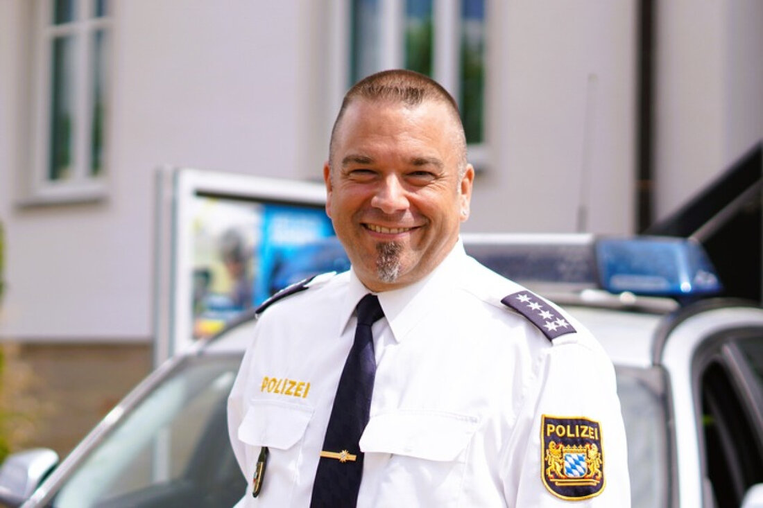 Wolfgang Schmailzl ist seit dem 01.05.2025 neuer Leiter der Polizeiinspektion Heilsbronn. Er folgt auf Roland Schiefer.