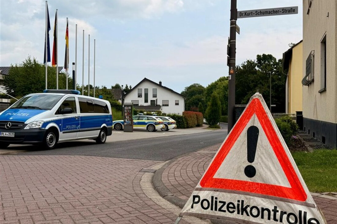 Die Polizei Andernach führte am 02.06.2025 Verkehrskontrollen in Plaidt durch, um Lkw-Verstöße auf Bürgerbeschwerden hin zu überprüfen.
