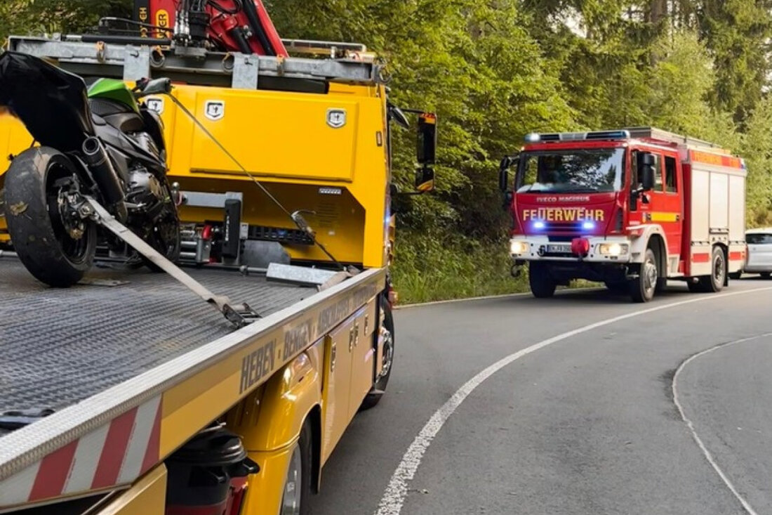 Am 01.06.2025 wurde die Freiwillige Feuerwehr Breckerfeld zu einem Motorradunfall mit Ölverschmutzung bei der Ennepetalsperre alarmiert.