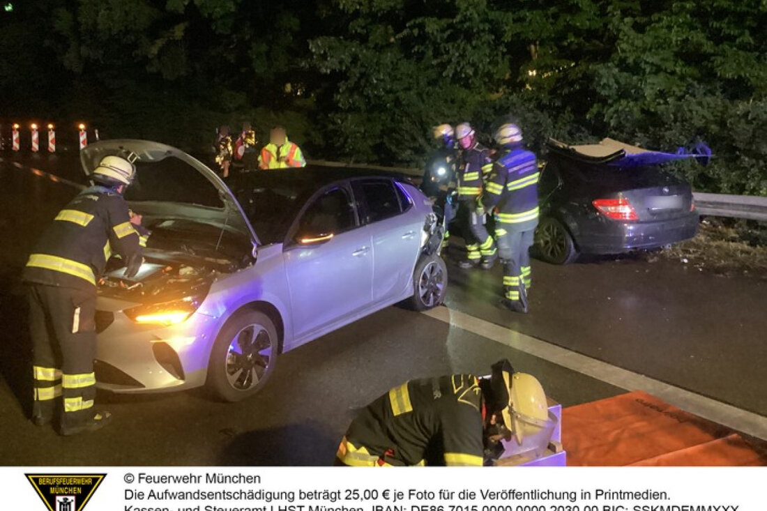 Bei einem Verkehrsunfall auf der A 95 bei Sendling-Westpark wurden am 2. Juni 2025 vier Personen verletzt, darunter eine schwer.