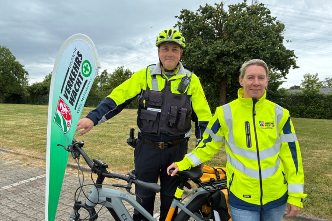 Polizei Mettmann und Kreisverkehrswacht bieten am 14. Juni 2025 ein kostenloses Pedelec-Training für Senioren in Velbert an. Anmeldung erforderlich.