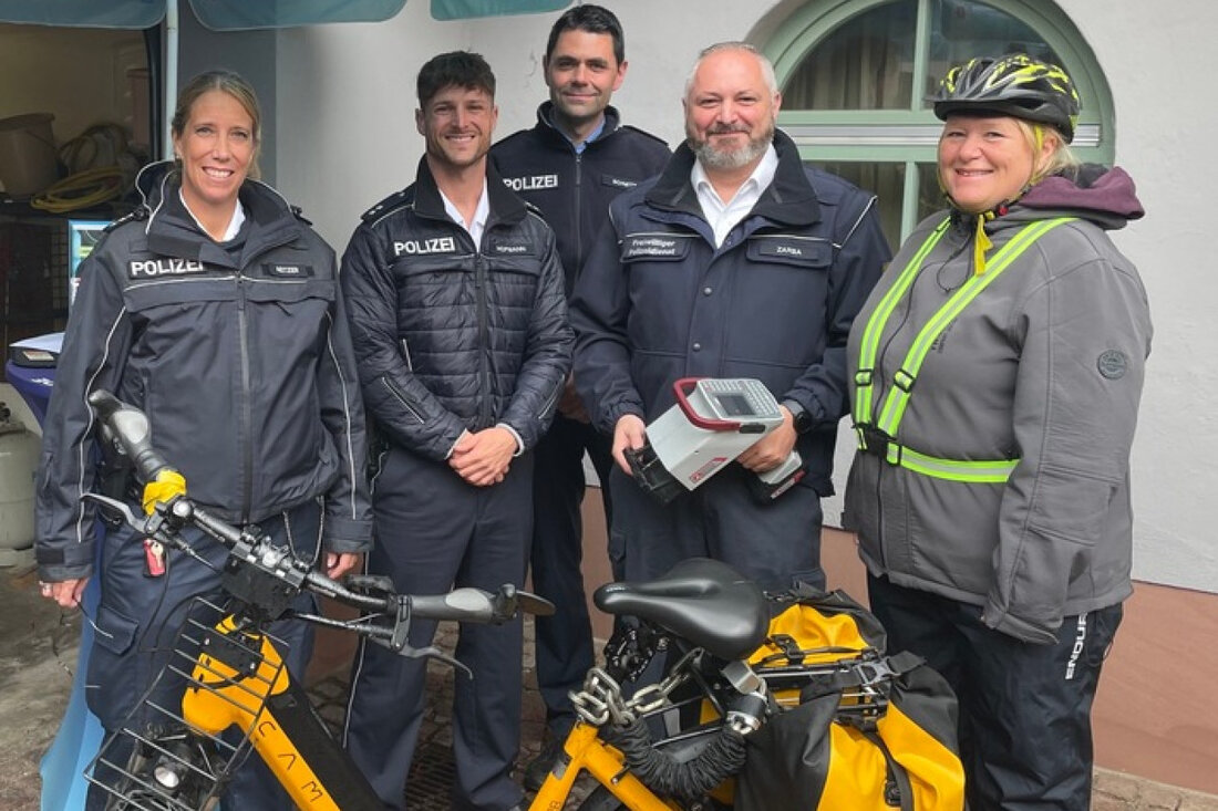 Polizei Bergstraße codiert 26 Fahrräder bei Fahrradmesse in Heppenheim, um Diebstahl zu verhindern und Eigentumsschutz zu verbessern.