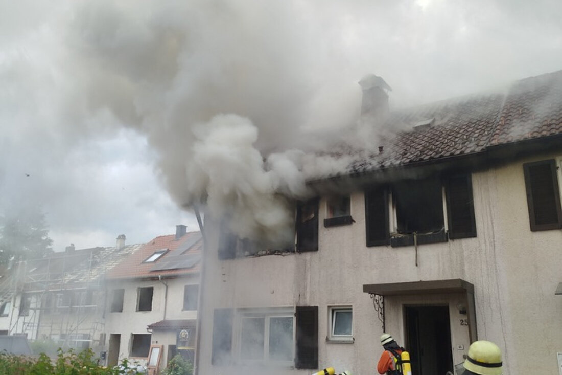 In Wangen, retteten Zimmerleute zwei Kinder aus brennendem Gebäude. Feuerwehr brachte Feuer schnell unter Kontrolle.