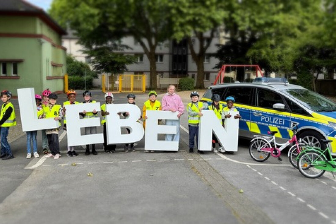 Die Polizei Oberhausen organisiert die Aktion "sicher.mobil.leben - Kinder im Blick", um Grundschüler für sicheres Radfahren zu sensibilisieren.
