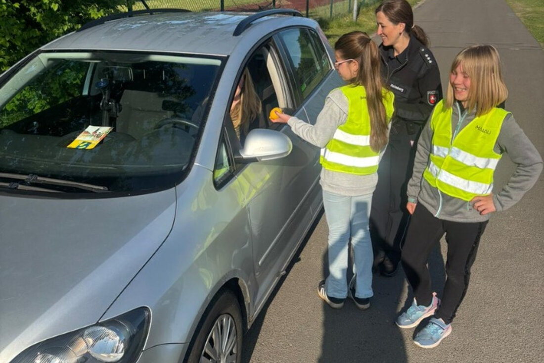 Die Polizeiinspektion Cuxhaven initiierte die Verkehrssicherheitsaktion "sicher mobil leben", um Kinder im Straßenverkehr zu schützen.