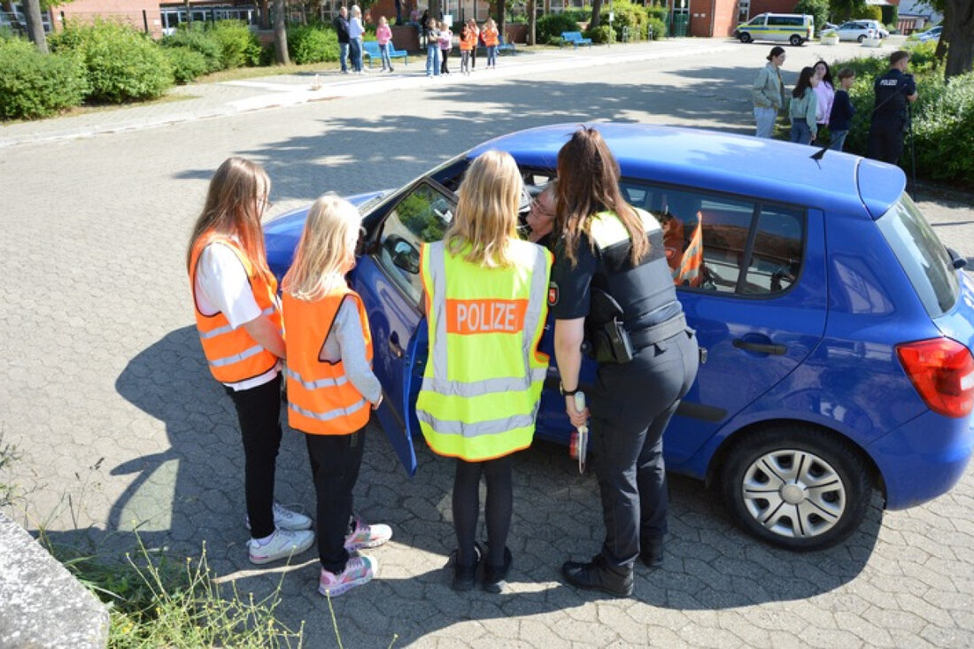 Polizei Salzgitter veranstaltete am 04.06.2025 eine Verkehrssicherheitsaktion „sicher.mobil.leben“ an der Grundschule Am Gutspark.