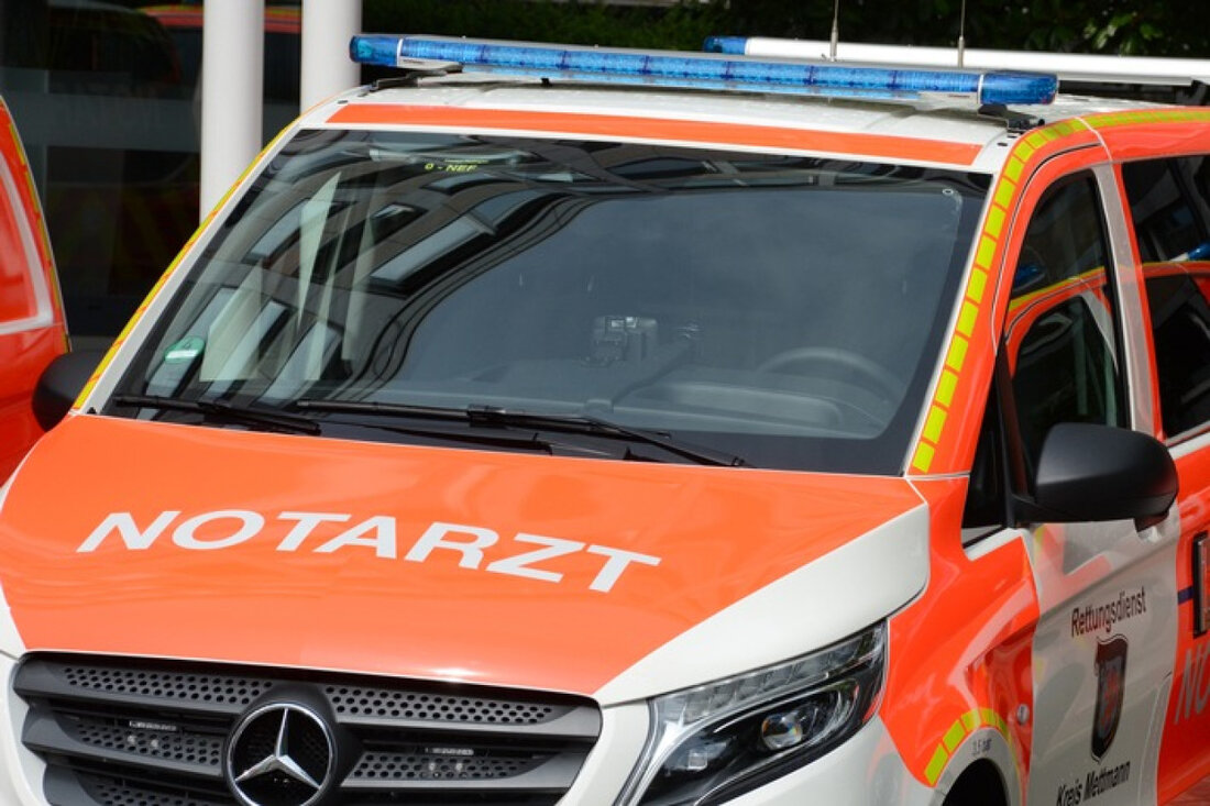 Am 3. Juni 2025 kam es in Ratingen zu einem Verkehrsunfall: 20-Jährige Audi-Fahrerin schwer verletzt, 68-Jährige VW-Fahrerin leicht.