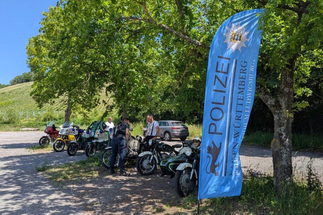 Das Polizeipräsidium Ludwigsburg zieht eine positive Bilanz der Motorrad-Kontrollen im Mai 2025, bei denen über 1.000 Motorräder geprüft wurden.