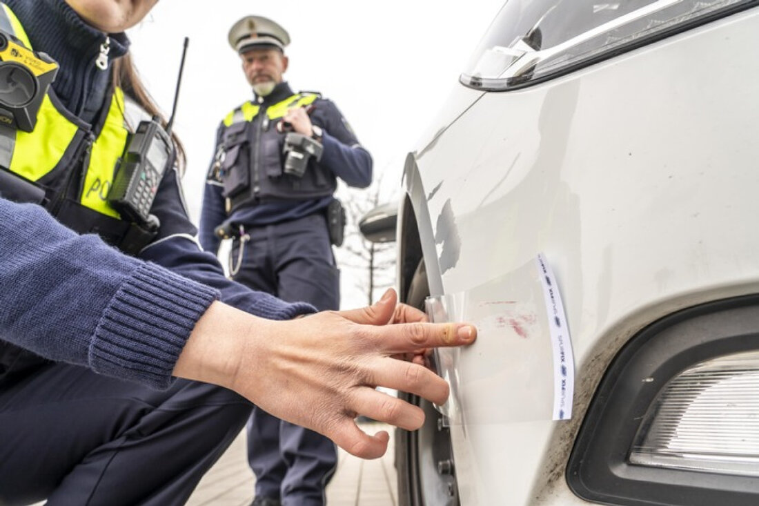 Die Polizei Mettmann berichtet über mehrere Verkehrsunfallfluchten im Kreisgebiet, darunter Vorfälle in Erkrath, Hilden und Haan. Hinweise erbeten.