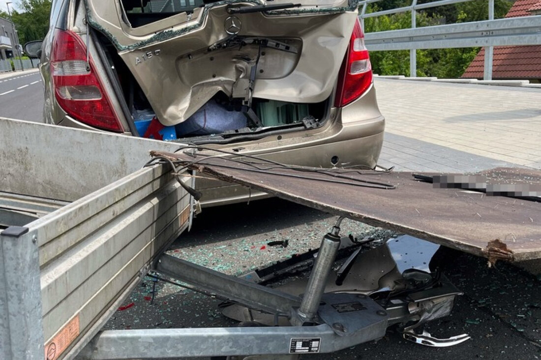 Am 04.06. in Heiligenhaus verursachte eine 69-Jährige mit ihrem Citroen einen Verkehrsunfall mit hohem Sachschaden. Verletzte gab es keine.