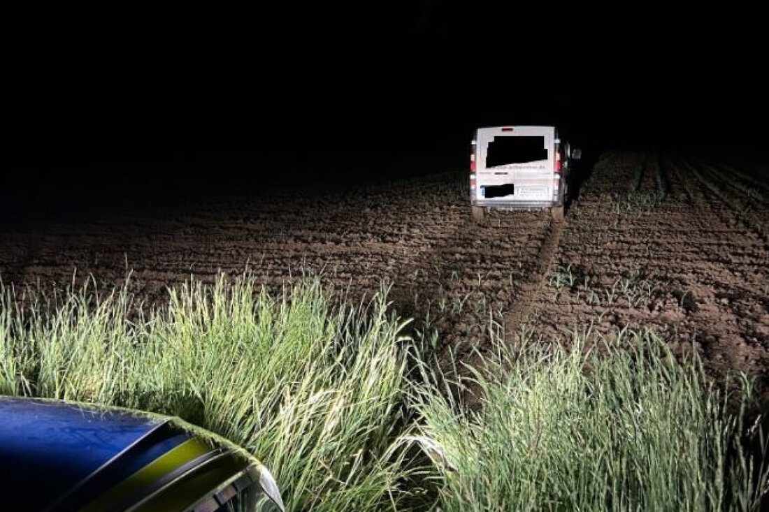 Zwei Männer lieferten sich ein Straßenrennen mit der Polizei in Venningen. Ermittlungen wegen illegalem Renn- und Drogenkonsum laufen.