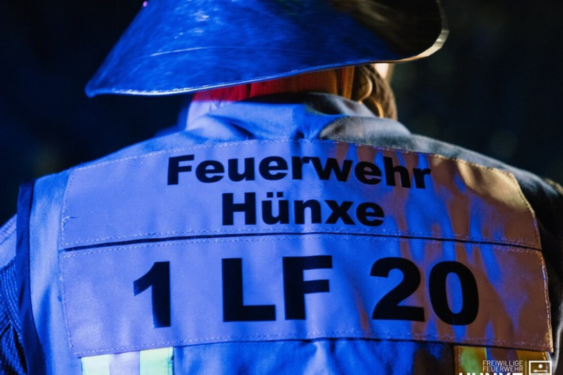 Am 5. Juni 2025 wurde die Freiwillige Feuerwehr Hünxe wegen Rauchentwicklung an einem Pkw in Hünxe alarmiert. Einsatzkräfte kühlten die überhitzte Bremse.