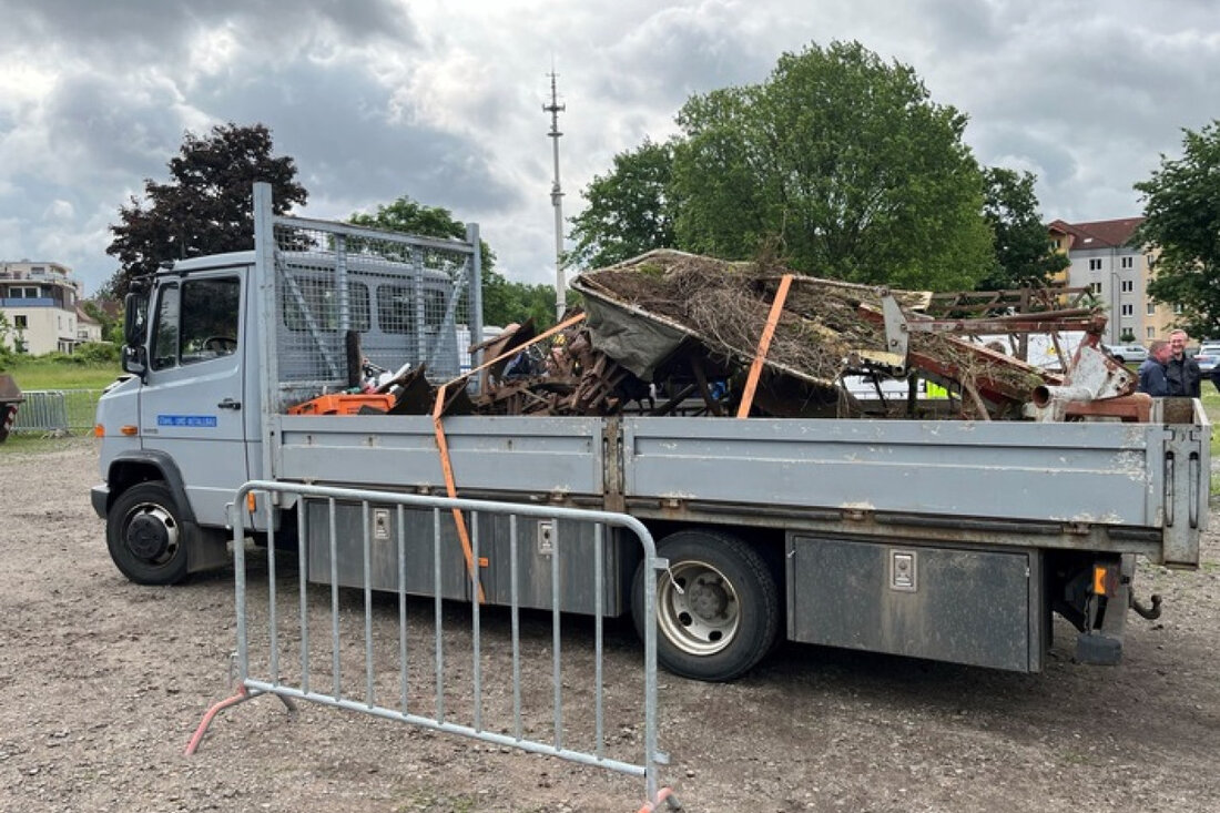 Die saarländische Polizei führte am 5. Juni 2025 in Homburg eine Kontrolle bei Abfalltransporten durch und stellte 26 Verstöße fest.