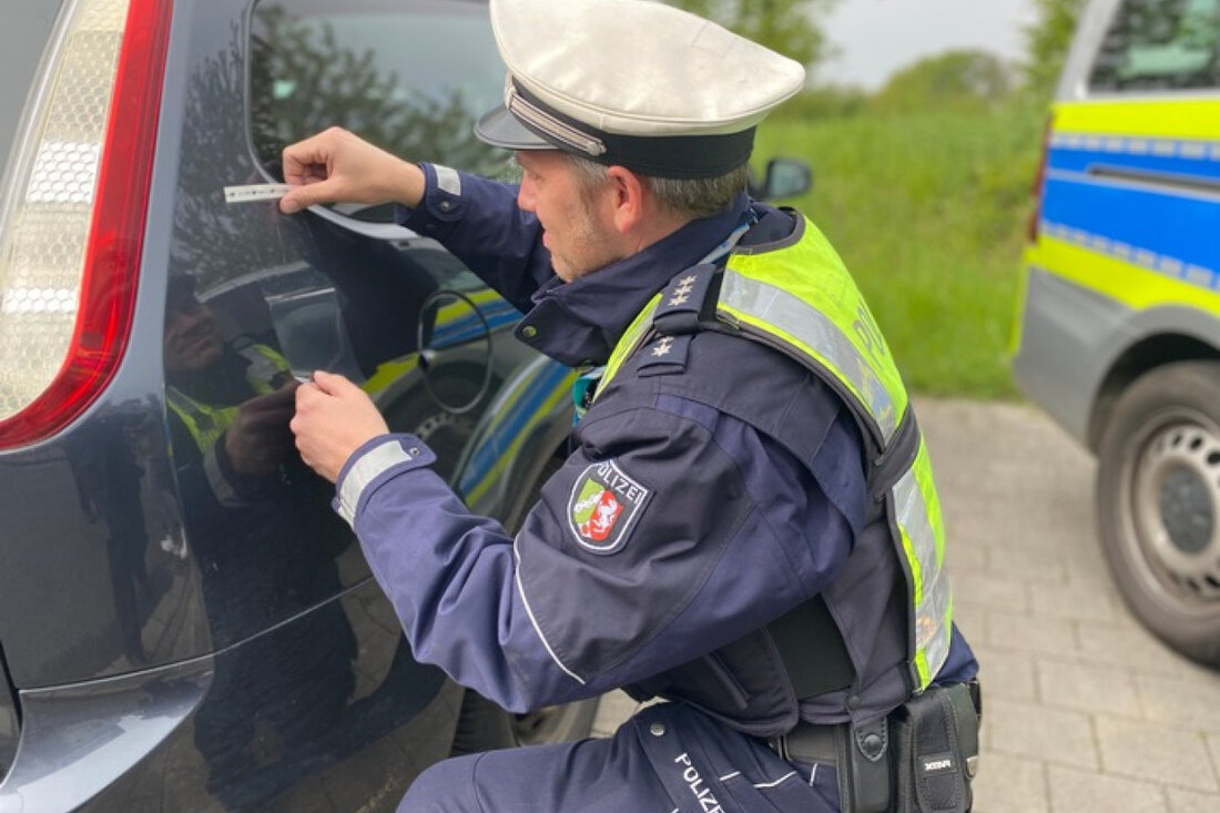 Im Kreis Mettmann kam es zu mehreren Verkehrsunfallfluchten. Polizei ruft zur Meldung und Beweissicherung auf.