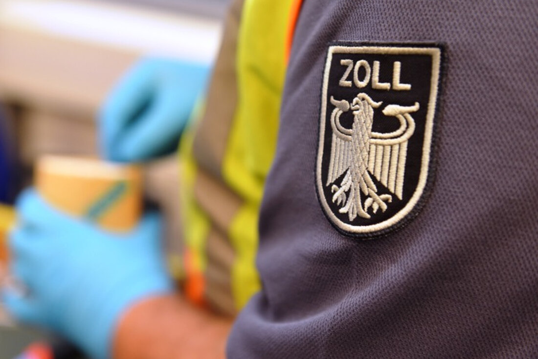 Am 11.06.2025 lädt das Hauptzollamt Köln zur Präsentation eines großen Aufgriffs von 45.000 unversteuerten E-Shishas und Vapes ein.