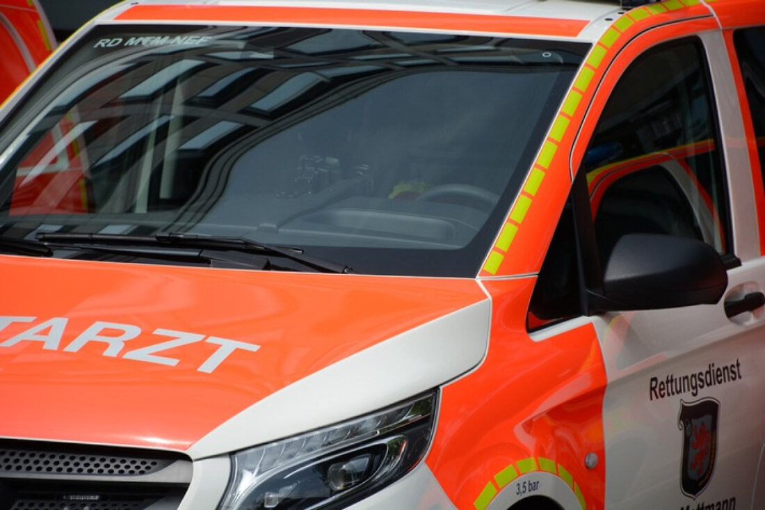 Ein 65-jähriger Pedelec-Fahrer wurde am 6. Juni 2025 in Mettmann bei einem Alleinunfall schwer verletzt und ins Krankenhaus eingeliefert.
