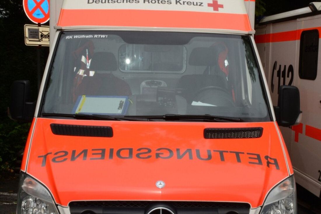 Am 6. Juni 2025 kollidierte eine 37-jährige Autofahrerin in Heiligenhaus mit einem Lkw, nachdem sie von der Fahrbahn abkam. Sie wurde schwer verletzt.