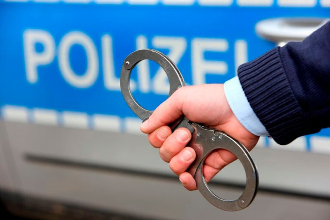 Ein 57-Jähriger wurde in Langenfeld nach Wohnmobildiebstahl festgenommen. Er stand unter Drogeneinfluss und ohne Fahrerlaubnis.