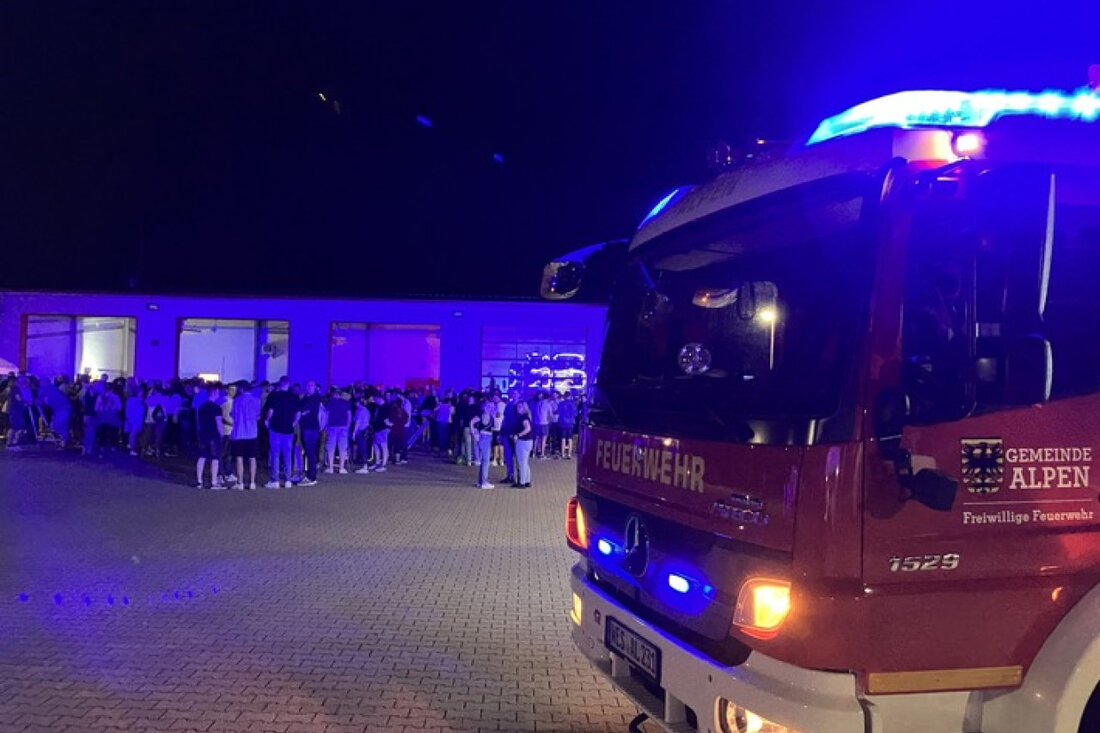 Die Blaulichtparty Vol. 5 der Freiwilligen Feuerwehr Alpen findet am 14. Juni 2025 ab 19:00 Uhr in Menzelen statt. Eintritt: 5 Euro.