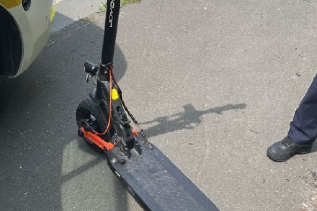 Policie vyšetřuje krádež e-skóre řidiče nehody v Märkische Kreis. Nehoda nastala 3. června.