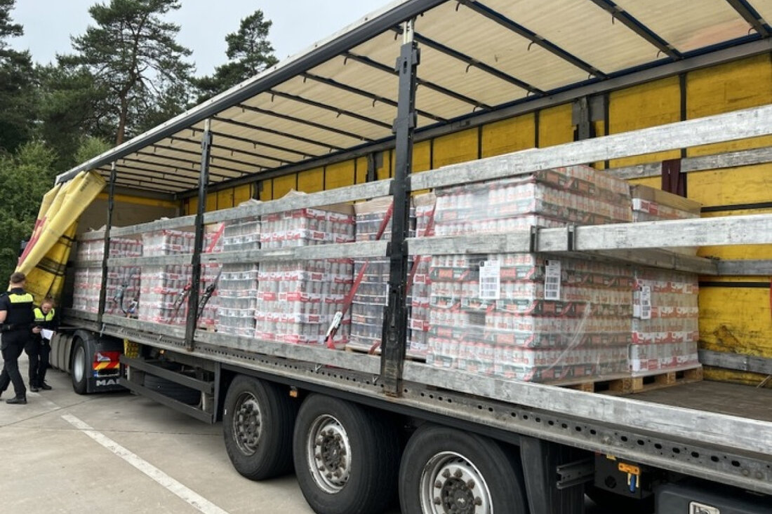 Polizei Heidekreis kontrolliert A7 bei Walsrode: Hohe Beanstandungen bei Ladungssicherung, 67 % der Lkw wiesen Mängel auf.