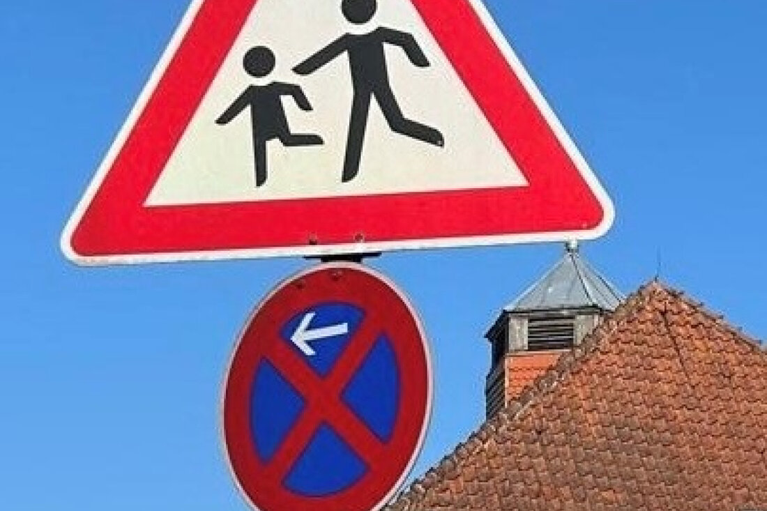 Die Polizeiinspektion Wilhelmshaven/Friesland ahndet Verstöße von Eltern bei Schulwegüberwachungen zur Sicherheit der Kinder.